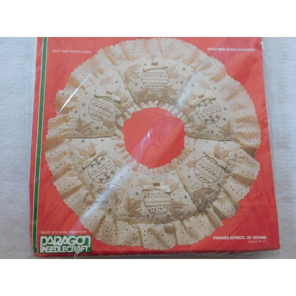 VTG Paragon Christmas Candlewick-Plus Craft Kit Wreath 6849